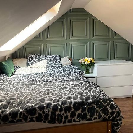 הוילה אינברקייטינג Bright, Comfy And Peaceful House מראה חיצוני תמונה