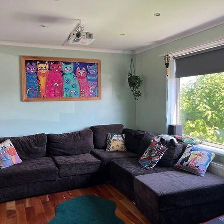 הוילה אינברקייטינג Bright, Comfy And Peaceful House מראה חיצוני תמונה